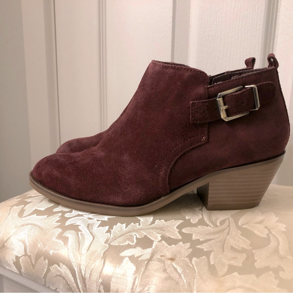 SONOMA Suede booties! Size 8.0
BURGUNDY - Picture 3 of 10